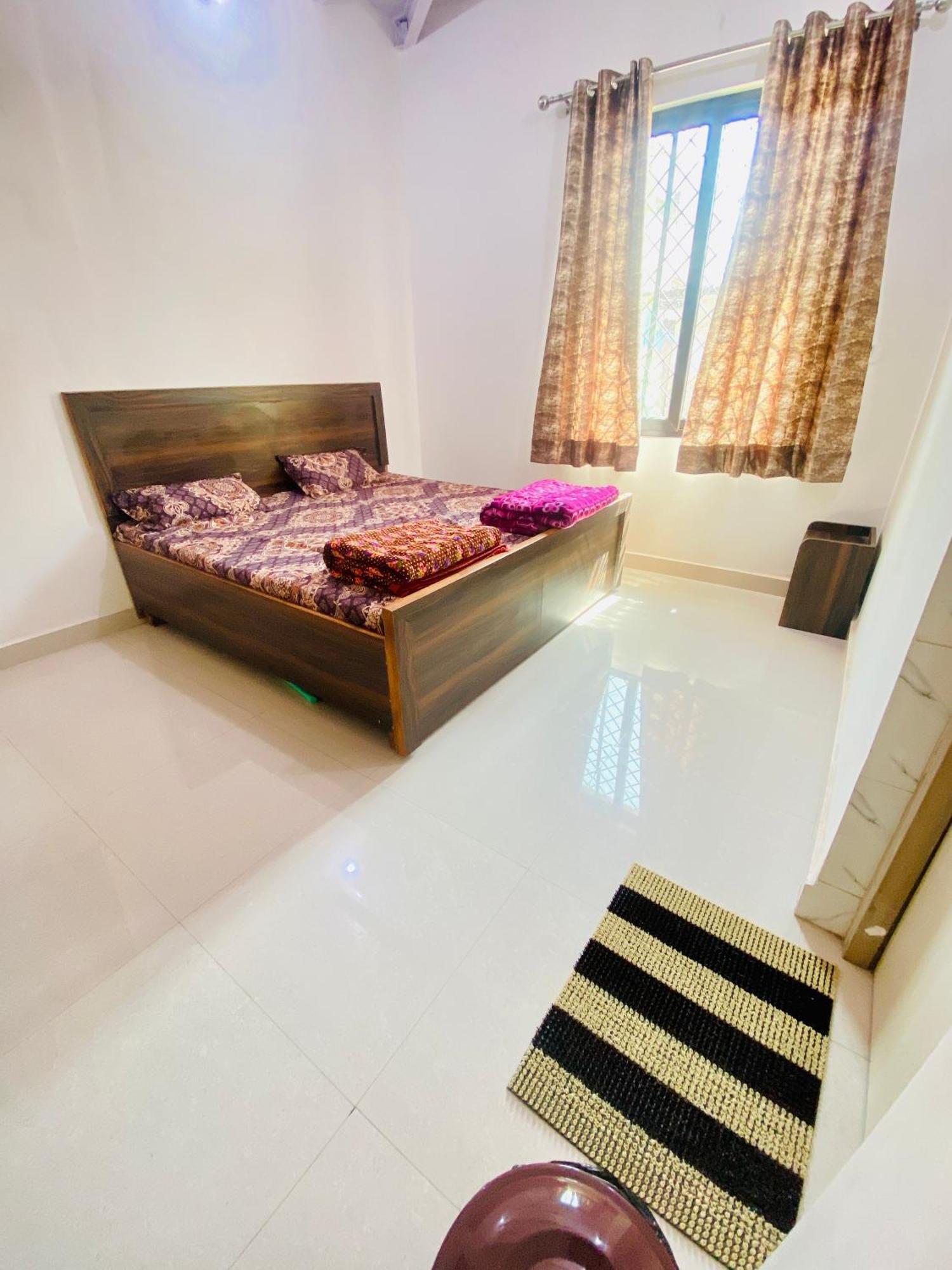 Nirupam Sadan Homestay Вриндавана Экстерьер фото