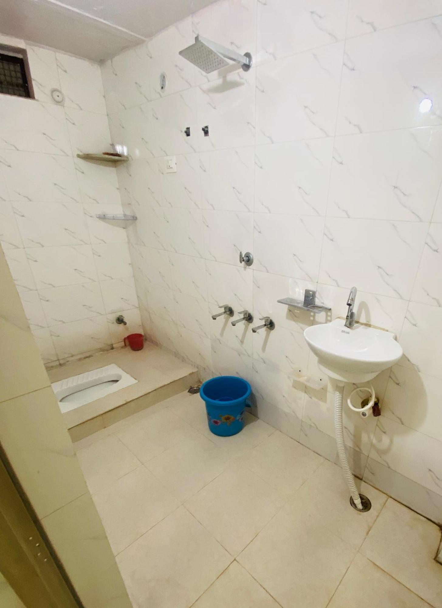 Nirupam Sadan Homestay Вриндавана Экстерьер фото